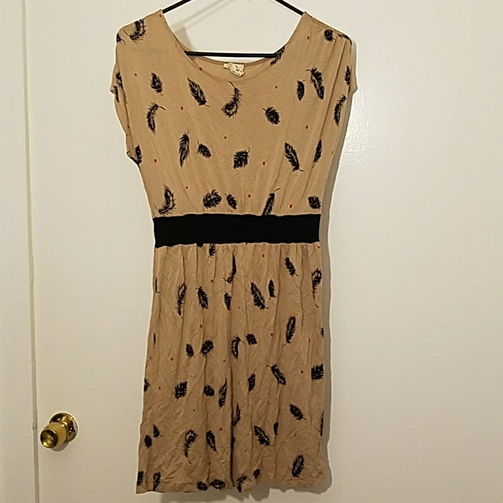 Feather print T shirt dress